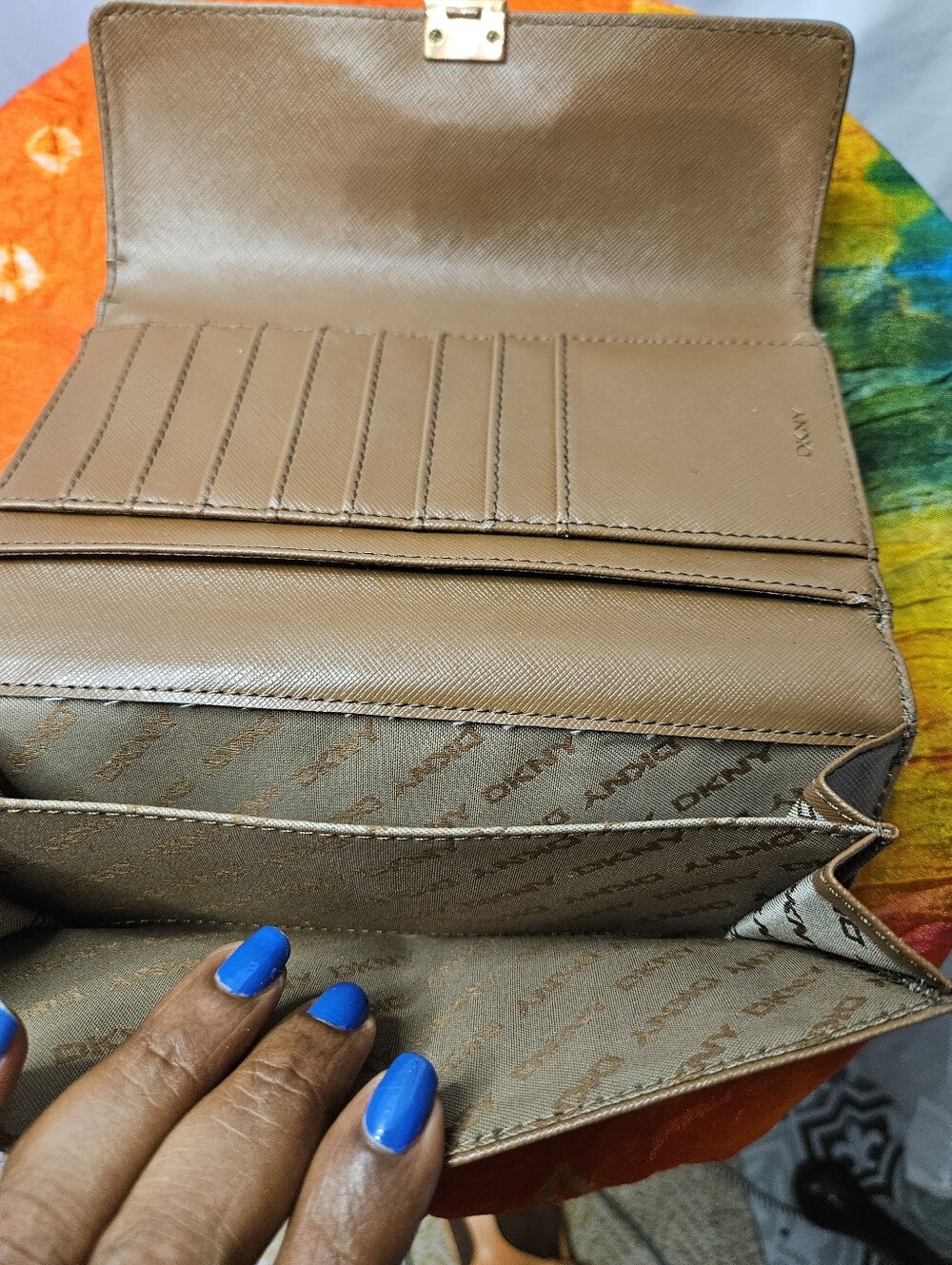 DKNY Vintage Green Pebbled Leather Snap-Flap Wallet With Minor Imperfections - Picture 7 of 11